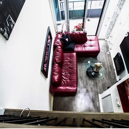 Pinnacle Suites - Trendy 2-Story Loft
